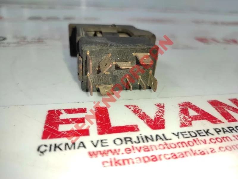 855941509 - DÖRTLÜ İKAZ LAMBASININ DÜĞMESİ