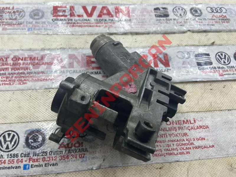 357905851F - DIREKSIYON KILIDI