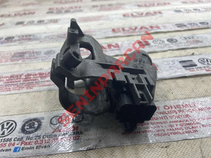 357905851F - DIREKSIYON KILIDI