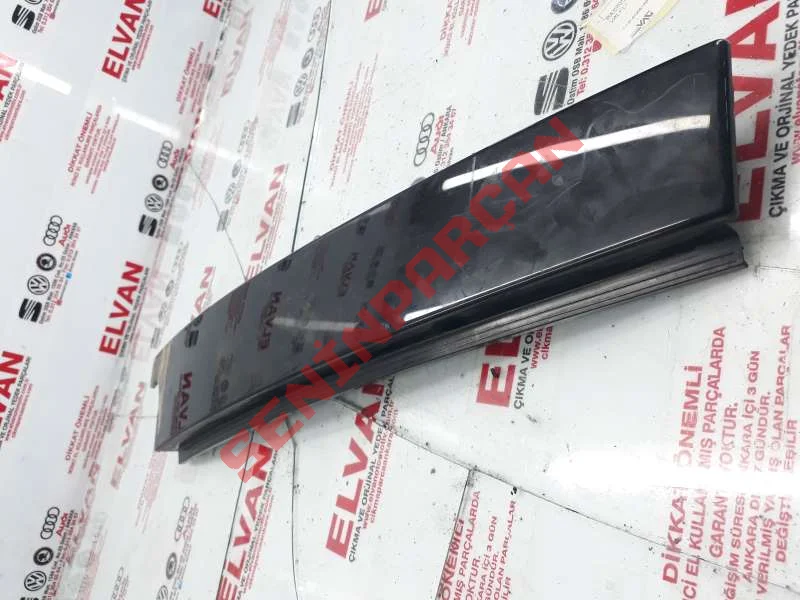 5G6839902A - KAPI CAMI ÇERÇEVESİNİN SİPERİ