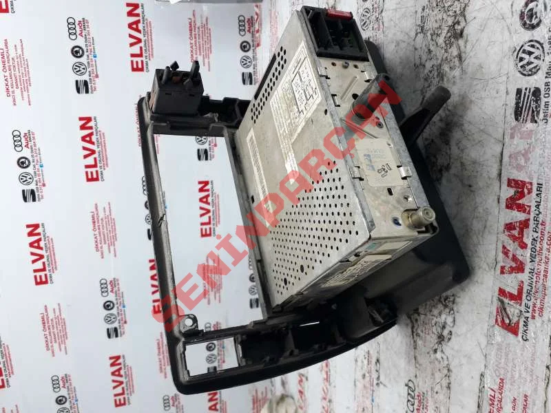 1J0035186E - STEREO-CASSETTE OTO RADYO