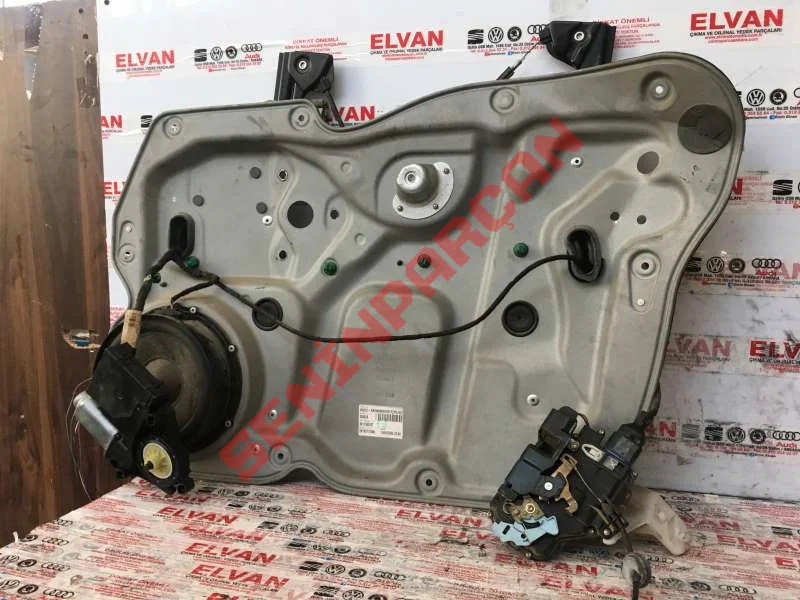 1J0973715 - KABLO SOKETI