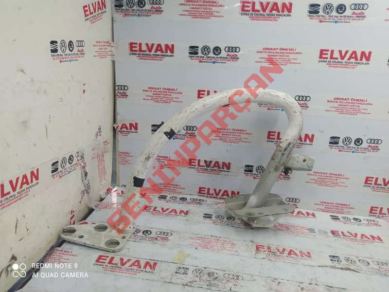 8K5827302J - BAGAJ KAPAK MENTESESI