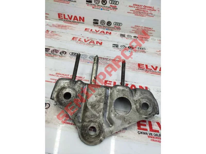 1T1857021A - TRAVERS IÇIN TUTUCU