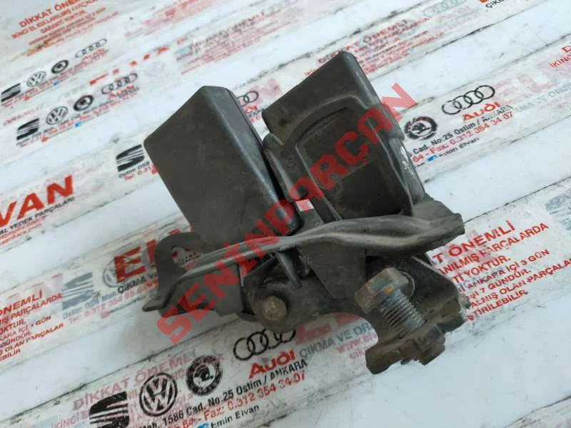 8K0857739B - ÇIFTLI KEMER KILIDI