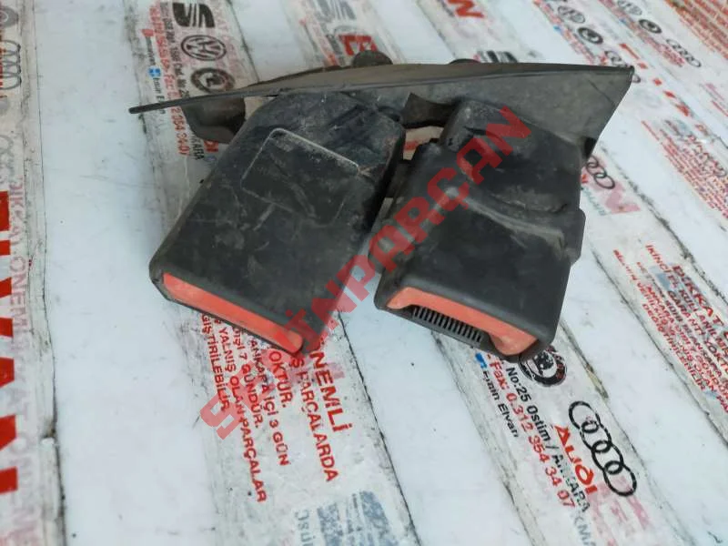 8K0857739B - ÇIFTLI KEMER KILIDI