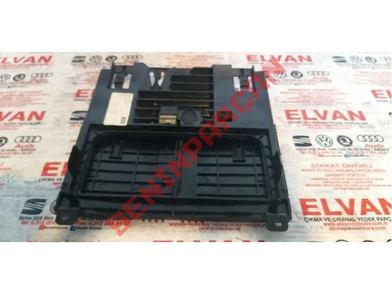 4G0863273A - ORTA KONSOL KAPAĞI