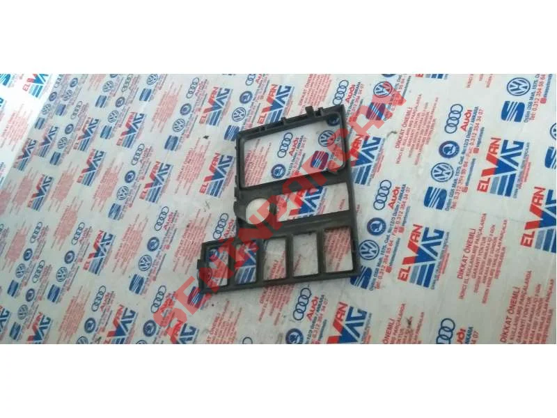 7D1858100A - DÜĞME YUVASI