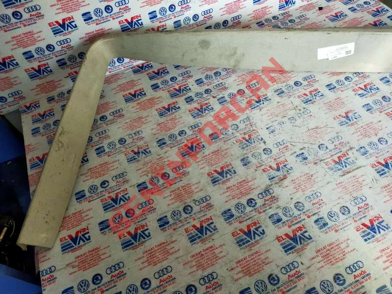 7H5867603B - BAGAJ KAPAĞI KAPLAMASI