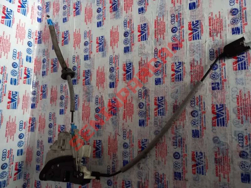 8K0839015H - KAPI KILIDI