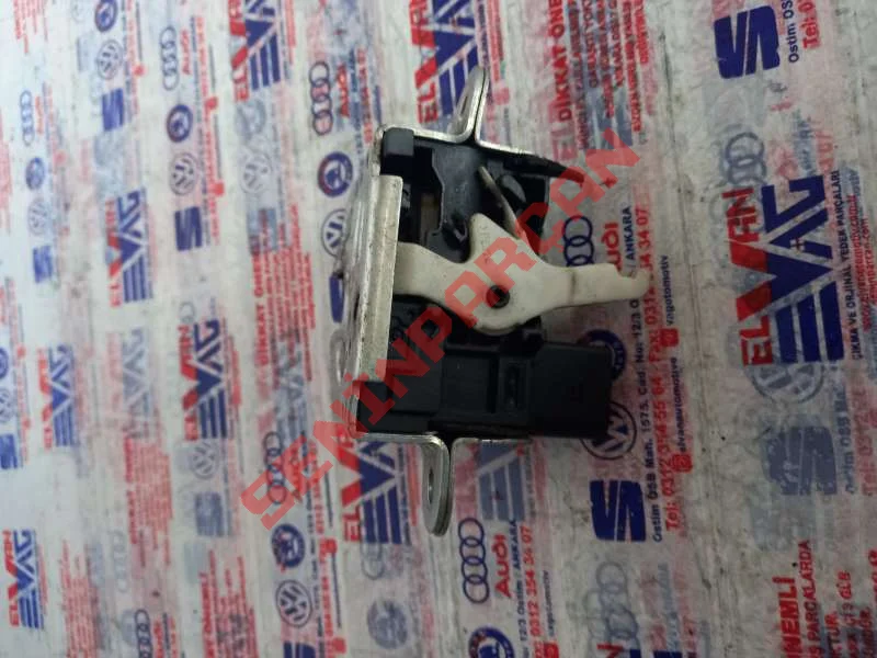 6RD827505 - BAGAJ KAPAĞI KILIDI