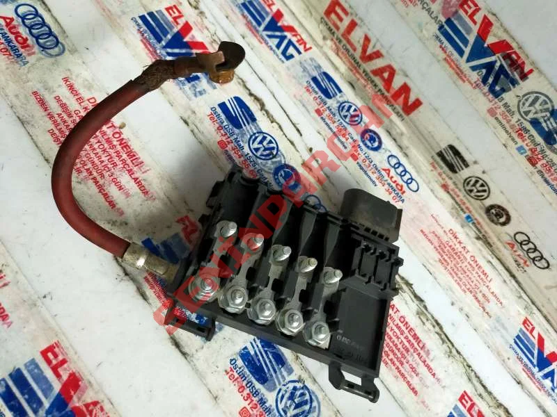 1J0937617D - KABLO SOKETI