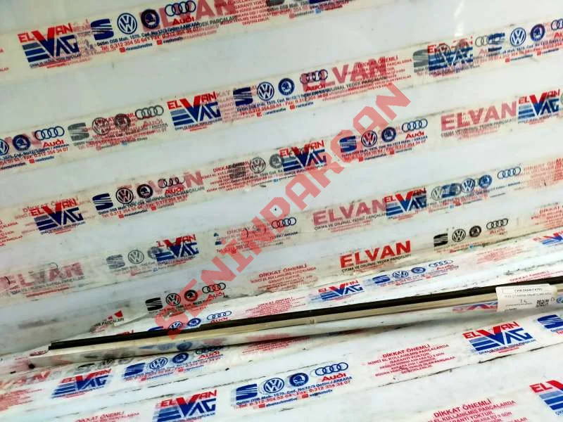 5NA837475D - SÜS ÇITASINA SAHIP CAM AĞIZ