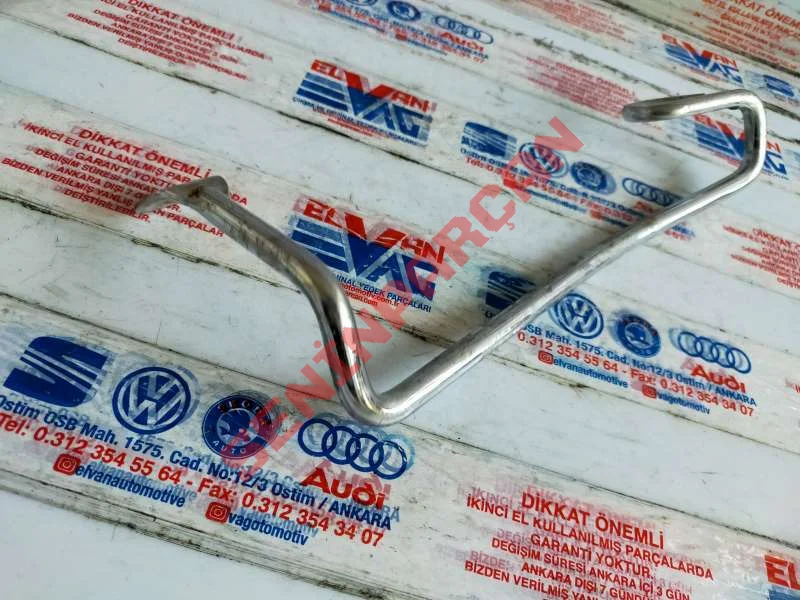 8P3857826 - TAVAN SPOILERI