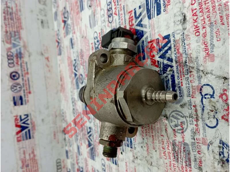 06L127025M - YAKIT POMPASI