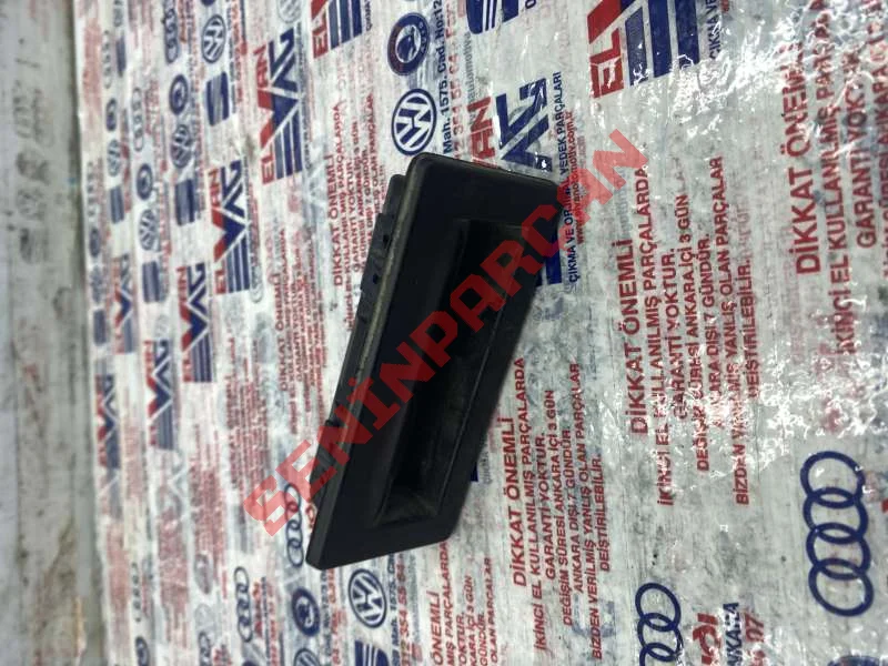 3V0827566 - GERI GORUS KAMERASI KILIT BUTONLU