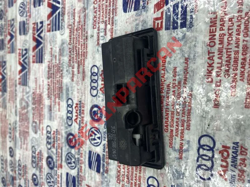3V0827566 - GERI GORUS KAMERASI KILIT BUTONLU