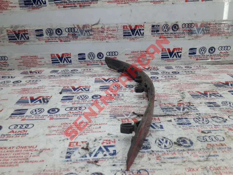 5E5945105A - REFLEKTOR TAMPON ARKA SAG