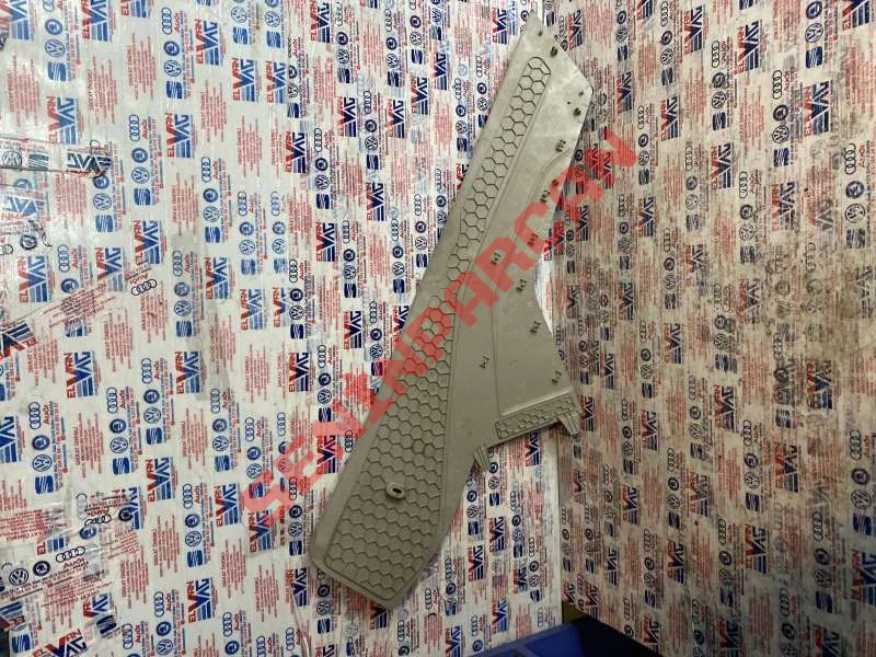 5NN863045 - ORTA KONSOL IÇIN YAN