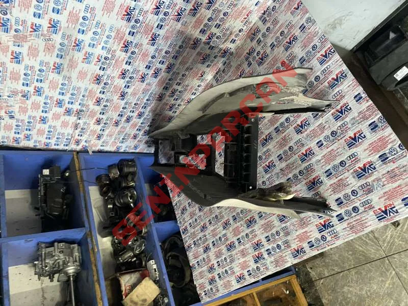 8E0863241G - ORTA KONSOL