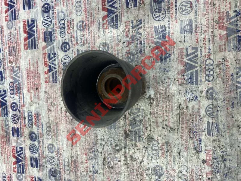 8K0412131E - LASTIK TAKOZ