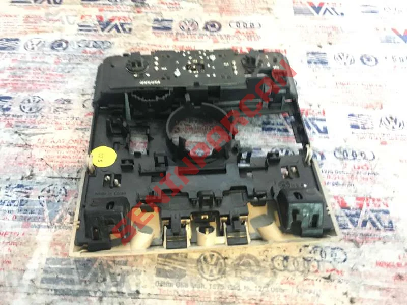 5E0947105B - İÇ VE OKUMA LAMBASI