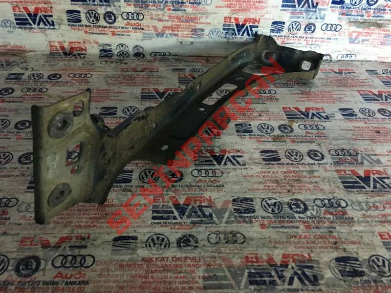 8W6821131B - CAMURLUK BRAKETI