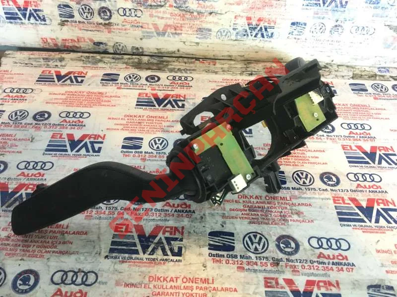 8V0953502 - DIREKSIYON KOLONU