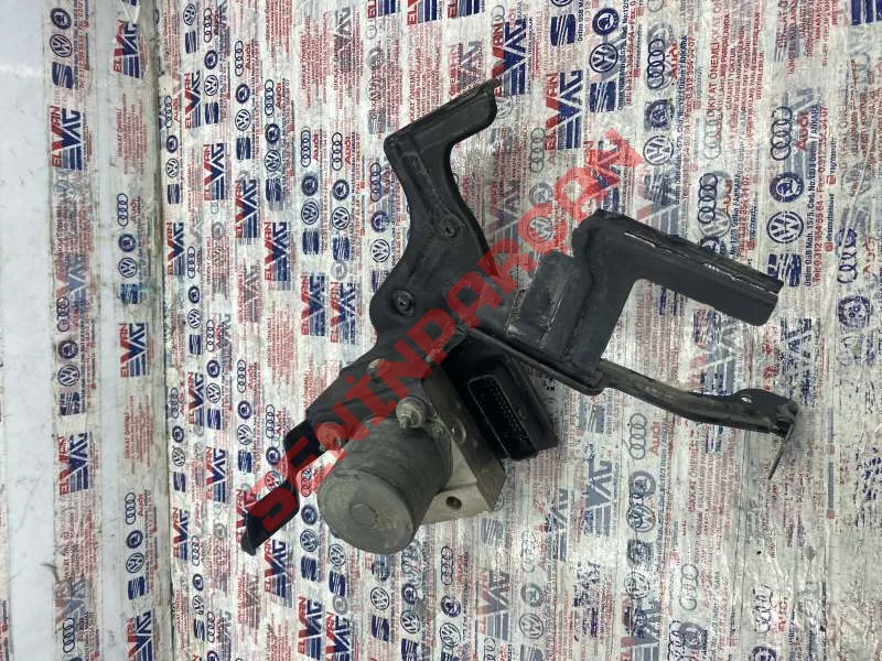 8E0614119AE - BRAKET