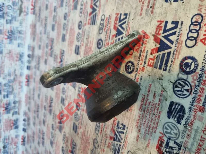 8D0199339M - MOTOR TAKOZU