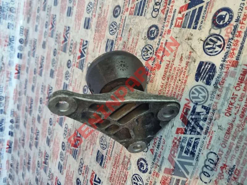 8D0199339M - MOTOR TAKOZU