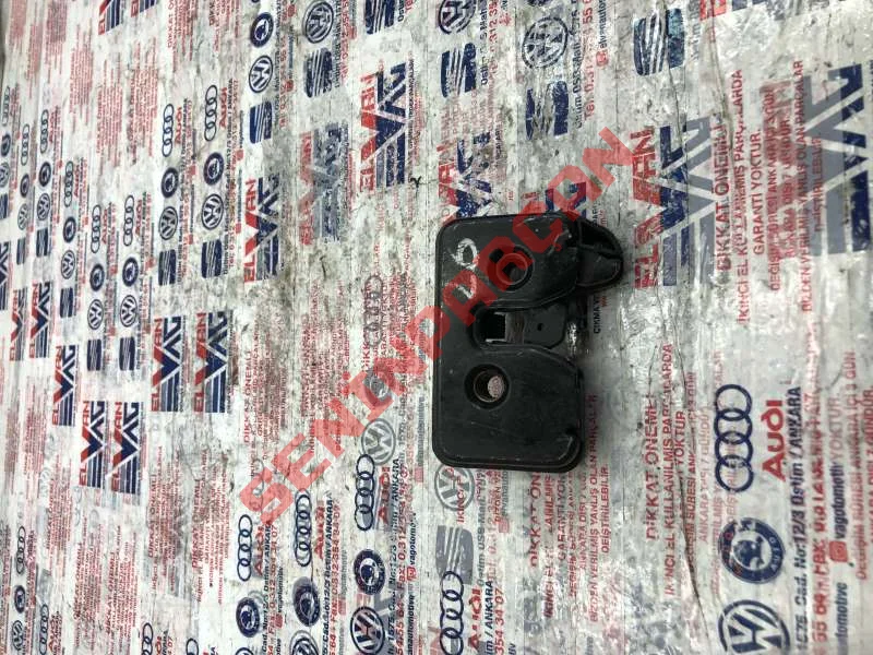 6N0827505A - BAGAJ KAPAĞI KİLİDİ