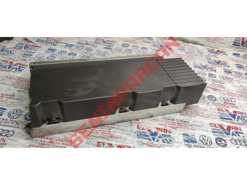 4F0035223F - AMPLIFIKATOR