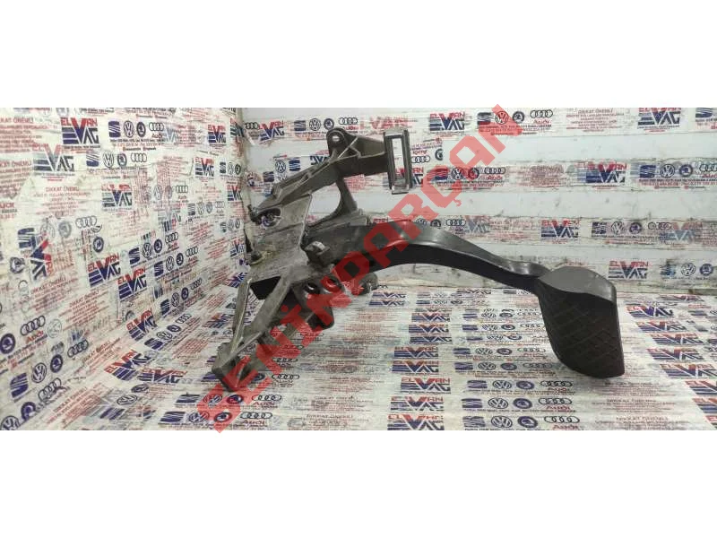 8D1723140 - FREN PEDALI KOLU