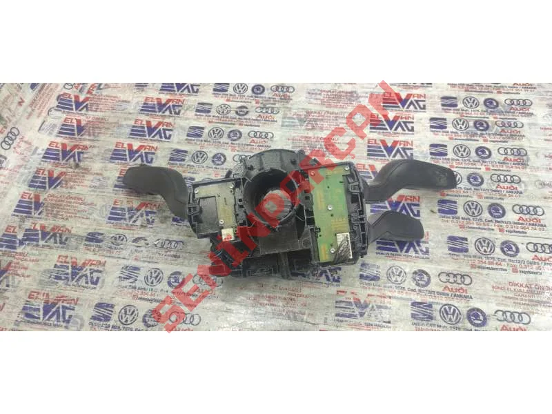 4G8953502AD - DIREKSIYON KOLU KOMB. ŞALTERI