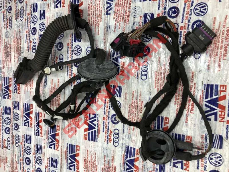 4B0971832 - KABLO SOKETI