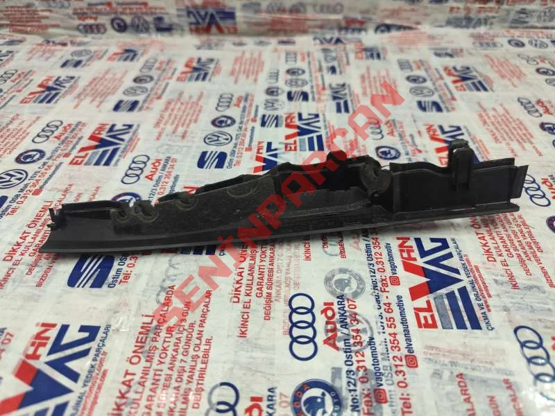 8W0971871H - KABLO SOKETI