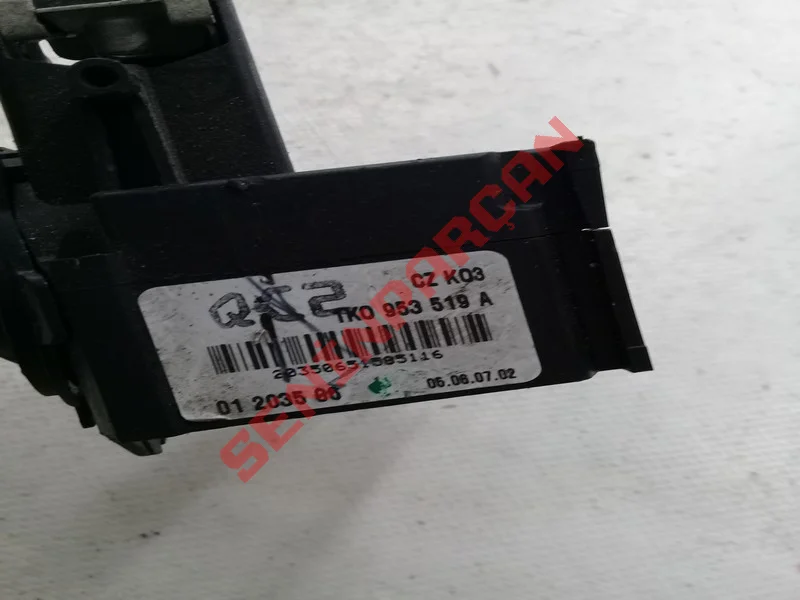 8E0953503B - CAM SİLECEĞİ/SİLME YIKAMA