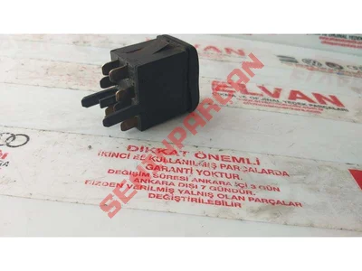 6N1953235 - DÖRTLÜ İKAZ LAMBASININ DÜĞMESİ