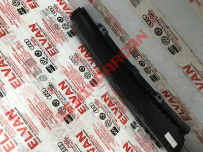 5K6839902B - KAPI CAMI ÇERÇEVESİNİN SİPERİ - İkinci El Orjinal