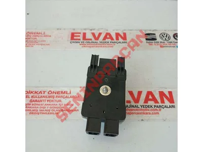 5Q0035570 - AUX GIRIS SOKETI