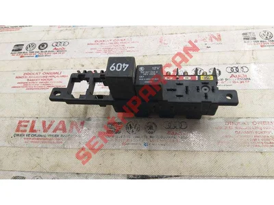 8L0941822 - SIGORTA KUTUSU