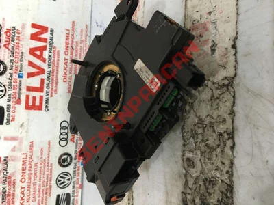 5K0953563T - DİREKSİYON KOLU KOMB. ŞALTERİ - İkinci El Orjinal