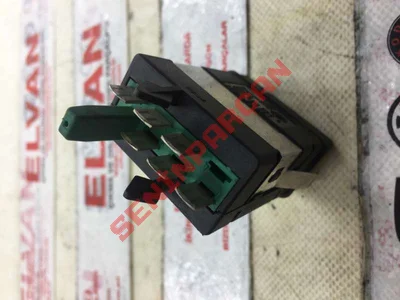 3B0963563C - KOLTUK ISITMA DÜĞMESİ