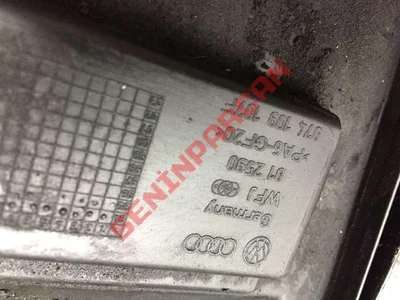 7M0867255P - DÜĞME YUVASI