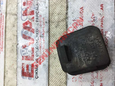 8D0121276 - RADYATOR UST TAKOZU