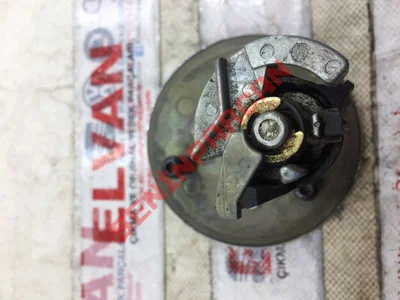 1J5827469J - ARKA ACMA KILIDI