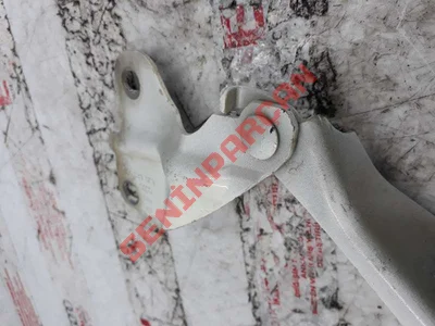 8J0823302 - KAPAK MENTEŞESİ - İkinci El Orjinal