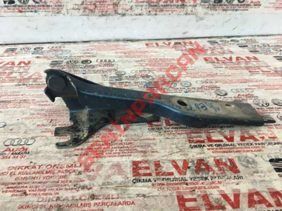 8K0823301E - ÖN KAPUT MENTEŞESİ - İkinci El Orjinal