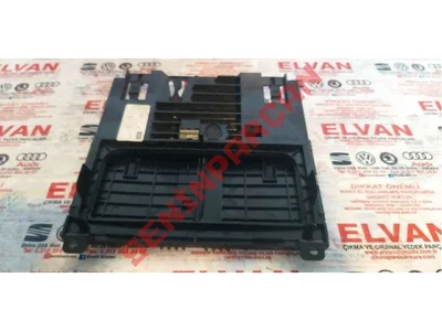 4G0863273A - ORTA KONSOL KAPAĞI